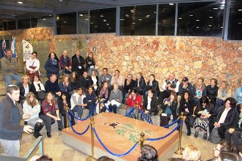 סמל של אומץ לב ודבקות במשימה. על גבעת התחמושת. צילום: יואב דביר