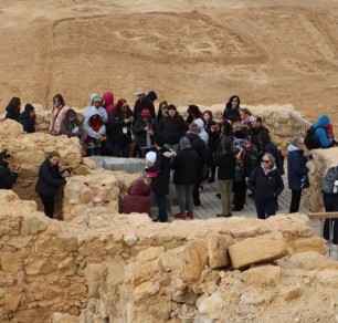 על המצדה. צילום: יואב דביר