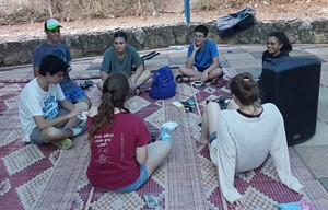 ממשיכים להדרכה? בינתיים נהנים מהחברותא. צילום: בוסתן פרג'ון, קקל