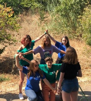 כוחו של היחיד - כוחה של הקבוצה. צילום: ניסים מגנגי, ארכיון הצילומים של קקל