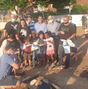 וגם פיתות על הסאג' היו. צילום: יגאל חן