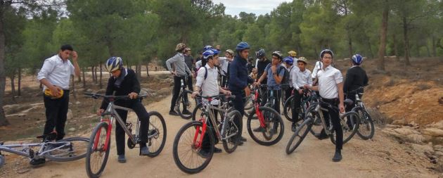 טיול אופניים בשביל החלמונית. מטיילים קרוב לבית ומכירים את הארץ. צילום: רועי מרסיאנו
טיול אופניים בשביל החלמונית. מטיילים קרוב לבית ומכירים את הארץ. צילום: רועי מרסיאנו
טיול אופניים בשביל החלמונית. מטיילים קרוב לבית ומכירים את הארץ. צילום: רועי מרסיאנו