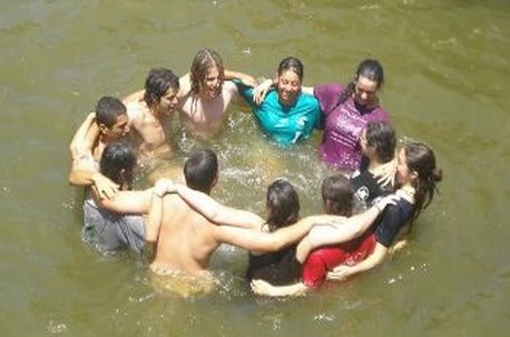 בכיתה י' עוברים החניכים הכשרה להדרכה. צילום: קקל