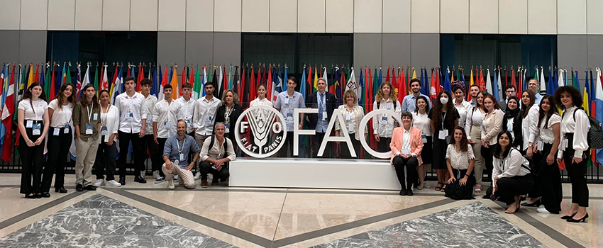 הקבוצות מישראל בצילום משותף בפורום האו"ם לחקלאות וקיימות ברומא. צילום באדיבות JNF Italy