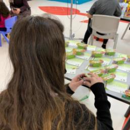 רגע של כיף בבית החולים. צילום באדיבות בנות שמחה לילד
