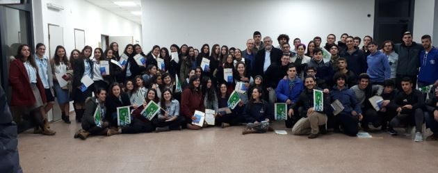 שוברים שגרה: מדריכי תנועות הנוער חוגגים טו בשבט ביחד. צילום: עמית כהן