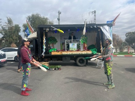 משאית השמחה. צילום: אורטל ביטון, מתאמת מנהלית מרחב דרום, קקל
