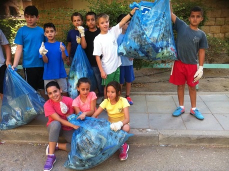 ארגנו יום ניקיון בבית הספר.
צילום: ארכיון צילומי קקל