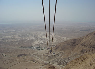 הרכבל במצדה. צילום: מיכאל חורי, ארכיון הצילומים של קקל