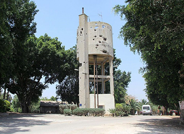 מגדל המים בנגבה. צילום: יעקב שקולניק, ארכיון הצילומים של קק"ל