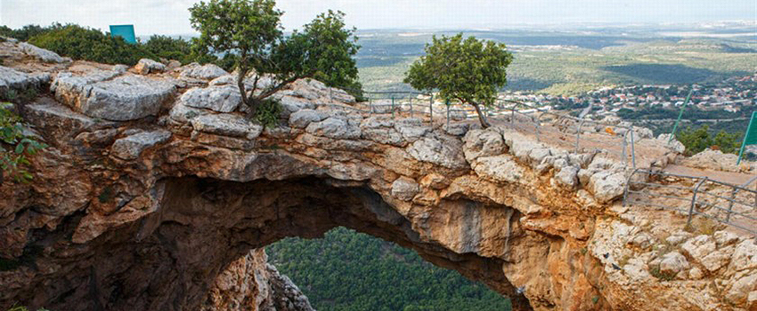 מערת קשת. רק הקשת נשארה. צילום: סוכנות ג'יני, ארכיון הצילומים של קקל