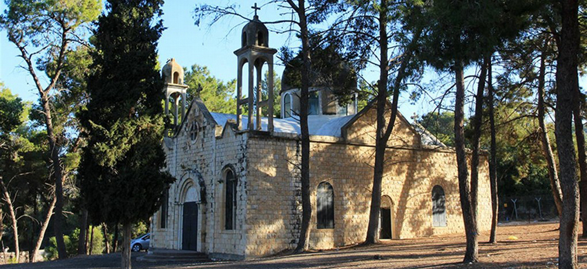 פעם גרו כאן מוסלמים ונוצרים. כפר מעלול: הכנסייה הקתולית. צילום: יעקב שקולניק, ארכיון הצילומים של קקל