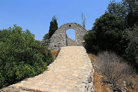 קפלת מלכיצדק. צילום: יעקב שקולניק, ארכיון הצילומים של קקל