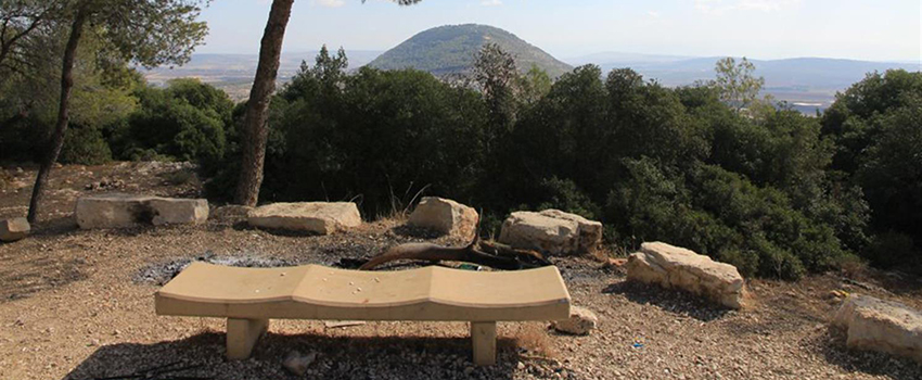 תצפית מהר דבורה אל התבור. צילום: יעקב שקולניק, ארכיון הצילומים של קקל