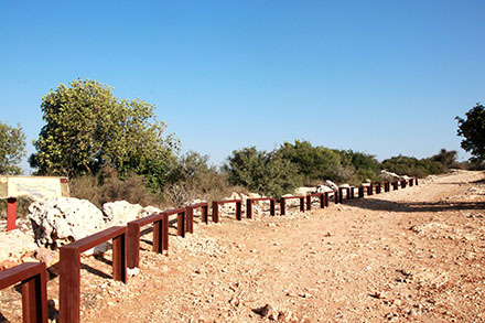 מחסום המתכת בכניסה למשלט 21. צילום: יעקב שקולניק, ארכיון הצילומים של קק"ל