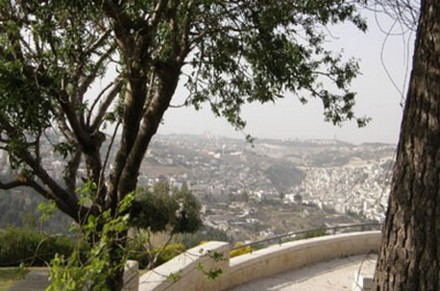 תצפית לירושלים מטיילת האז. צילום: חוה בראון