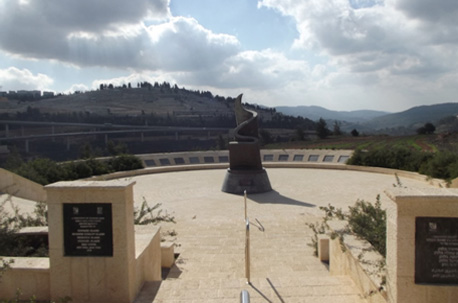 האנדרטה לזכר קורבנות אסון התאומים. צילום: נעם תמיר