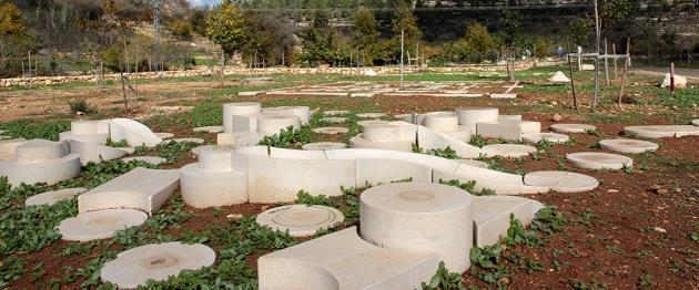 משחק סולמות וחבלים. גן שדה תלם. צילום: יעקב שקולניק