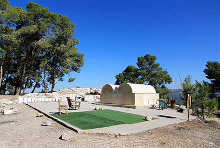 מקום שמשרה אווירת קדושה בראש תל צרעה. צילום יעקב שקולניק
