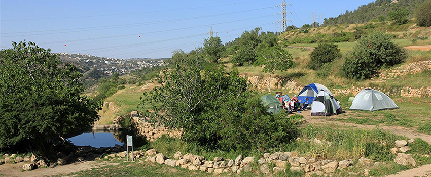 עין לבן. מקום לטיול קיצי מושלם. צילום: יעקב שקולניק, ארכיון הצילומים של קקל