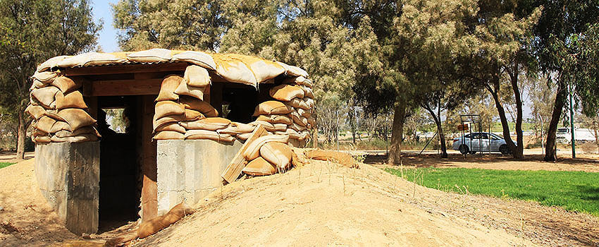 עמדת שמירה משוחזרת בבית אשל. צילום: יעקב שקולניק, ארכיון הצילומים של קקל