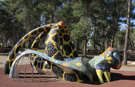 מתקן משחק ביער המלאכים שחריה. צילום: ארכיון הצילומים של קקל