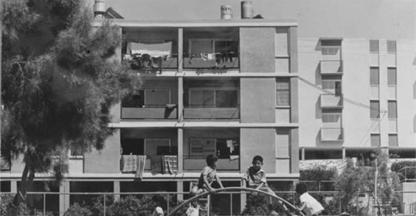 ילדים בדימונה. צילום: יעקב חרלפ, ארכיון הצילומים של קקל