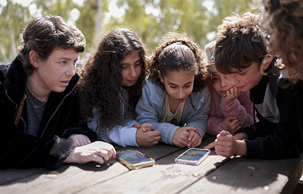 משתתפים במשימה במשחק חוויער. צילום: עמוס לוזון, ארכיון הצילומים של קקל