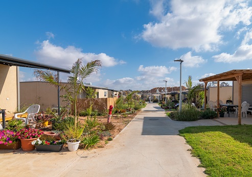 שכונה שקקל הקימה ברוחמה עבור מפוני כפר עזה. צילום: בוני שיינמן, ארכיון הצילומים של קקל
