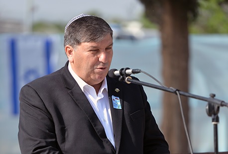 יו"ר קק"ל דני עטר נושא דברים בטקס.  צילום: גיא אסיאג, ארכיון הצילומים של קק"ל