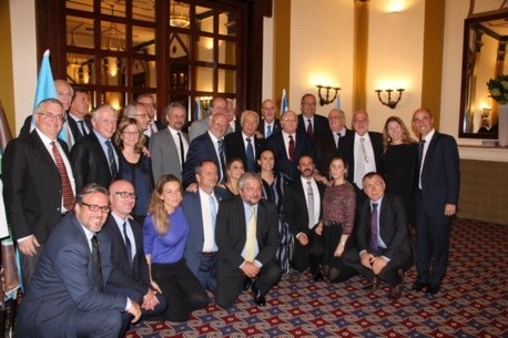 סגנית נשיא ארגנטינה ומארחיה מקק"ל בתמונה קבוצתית.  צילום: ארכיון הצילומים של קק"ל