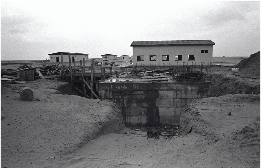 מקלטים משוריינים בנתיב העשרה, 1976. צילום: נדב לרר, ארכיון הצילומים של קק"ל