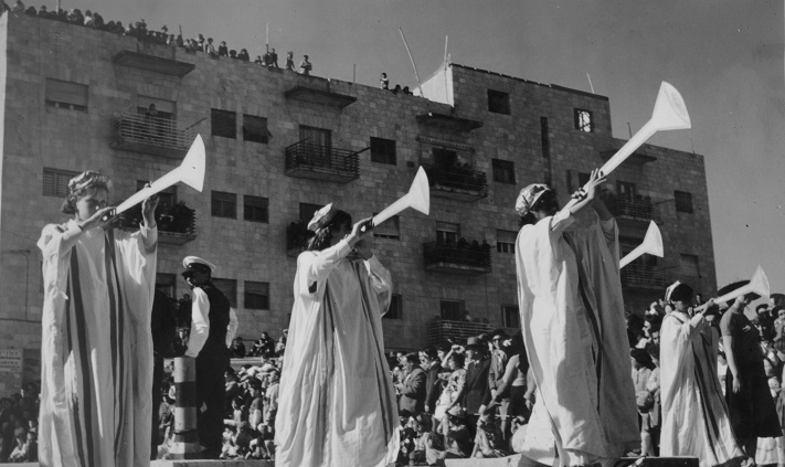 חגיגות עדלאידע בירושלים, 1957. צילום: צלמי ארכיון קק"ל