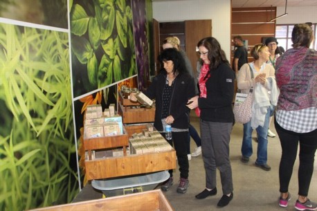 חברות המשלחת במרכז ויידור. צילום: יואב דביר