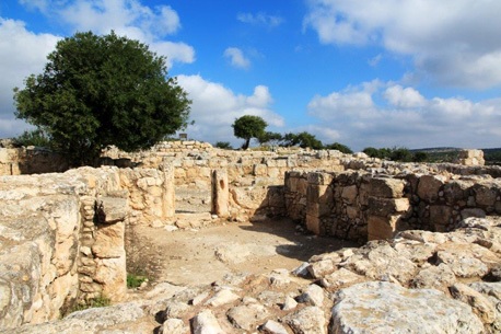 אתר המערות שנחשפו בחורבת בורגין.  צילום: ארכיון הצילומים של קק"ל