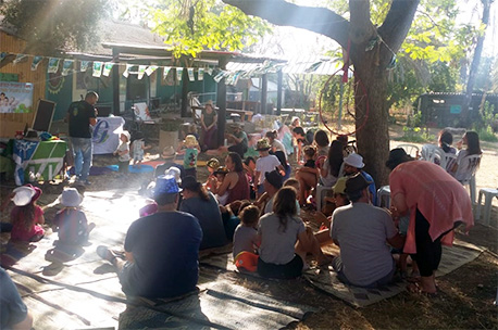 תושבי כפר עזה באירוע נטיעות של קק"ל בעקבות טרור העפיפונים.  צילום: חנה בכר, קק"ל