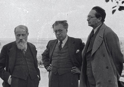 צילום: אריק קומרינר, ארכיון הצילומים של קקל. מימין לשמאל: יצחק בן צבי, ליאו הרמן, ומרטין בובר. שנה לא ידועה