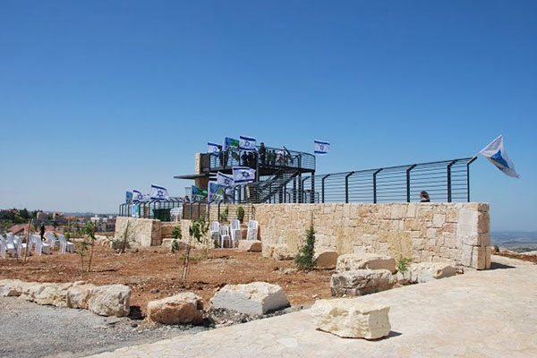 מצפור האלף בנווה דניאל. צילום: מירה זר