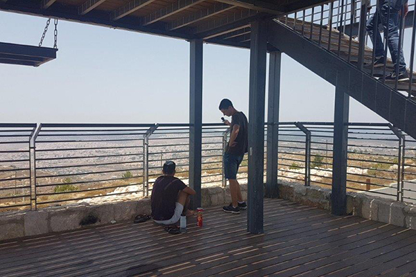 המפלס התחתון במצפור. צילום: מירה זר