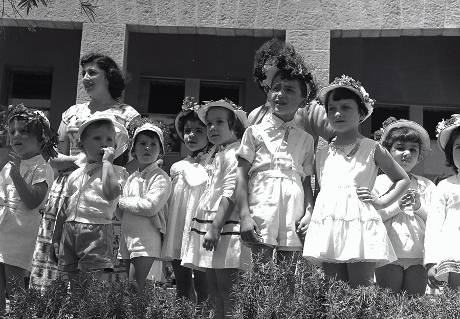 1960. דוקר בראש, אבל שמח בלב. צילום: דוד הירשפלד