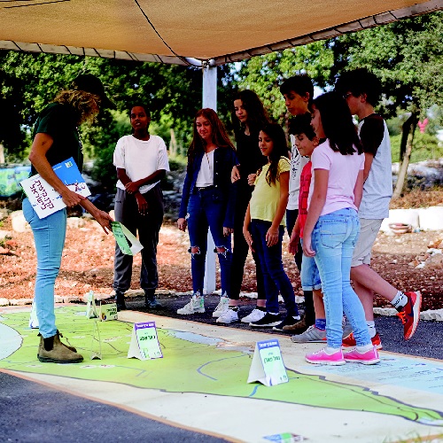 חינוך למען הדורות הבאים. צילום: איתן ויתקון, ארכיון הצילומים של קקל, 2021
