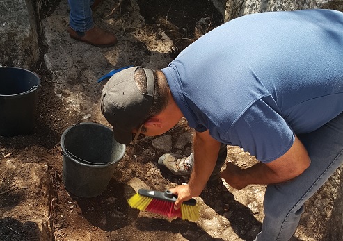 מבצע החפירות לחישוף גיתות חצובות בסלע
