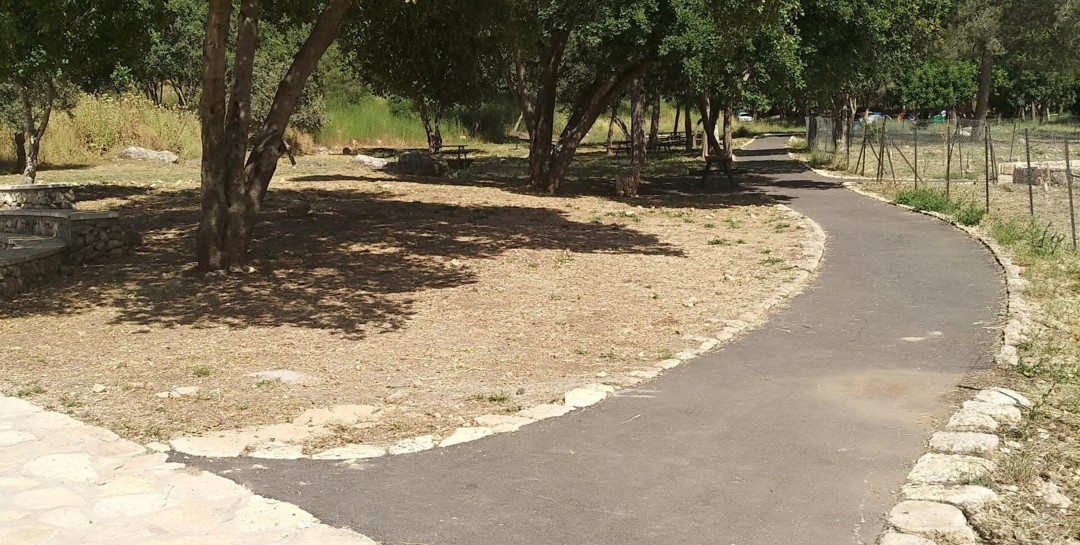 מסלול טיול נגיש בחניון מח"ל