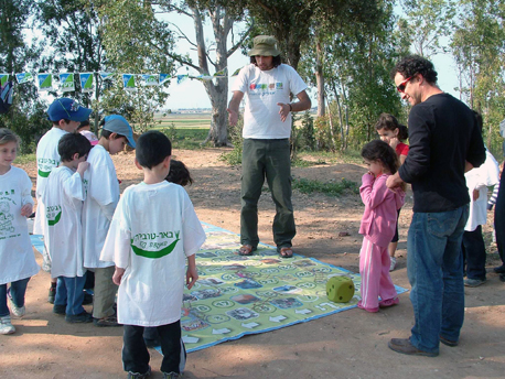 פעילות עם ילדים ביער עזריקם. צילום: טלילה ליבשיץ