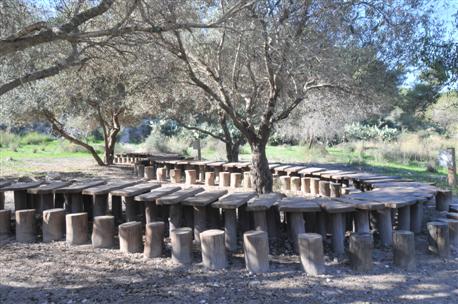 Le sentier des sculptures. Photographie : Avi Hayun.