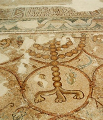 פסיפס בית הכנסת במעון. צילום: דודו גרינשפן, ארכיון הצילומים קק''ל