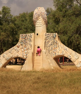 פארק אופקים. פסל נשר. צילום: יעקב שקולניק