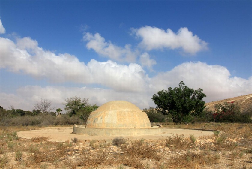 שוקת מתקופת המנדט. צילום: יעקב שקולניק