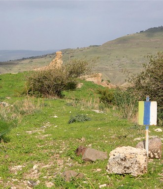 אתר עויניש ליד נחל תאנה. צילום: יעקב שקולניק
