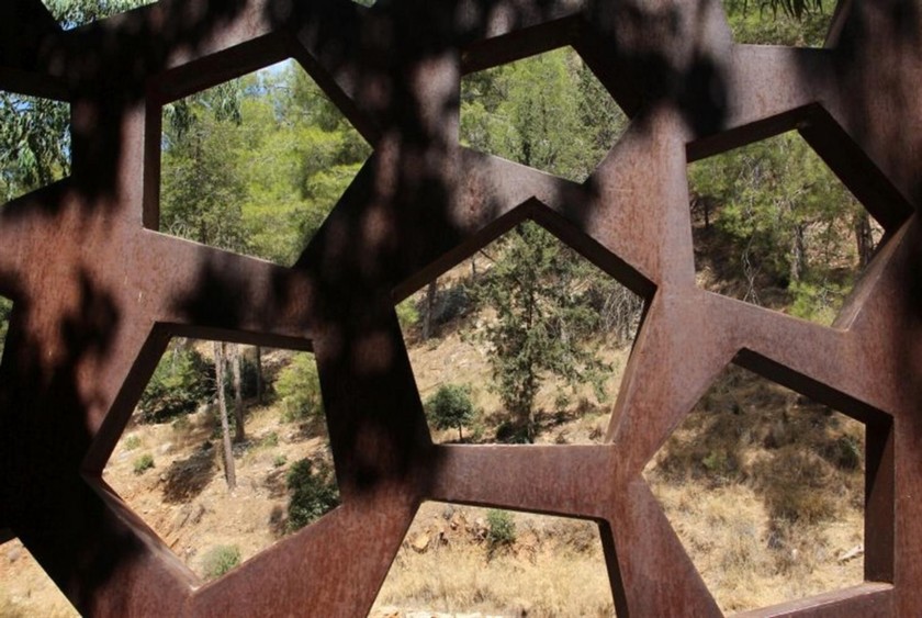 מבט מהחלון. צילם: יעקב שקולניק